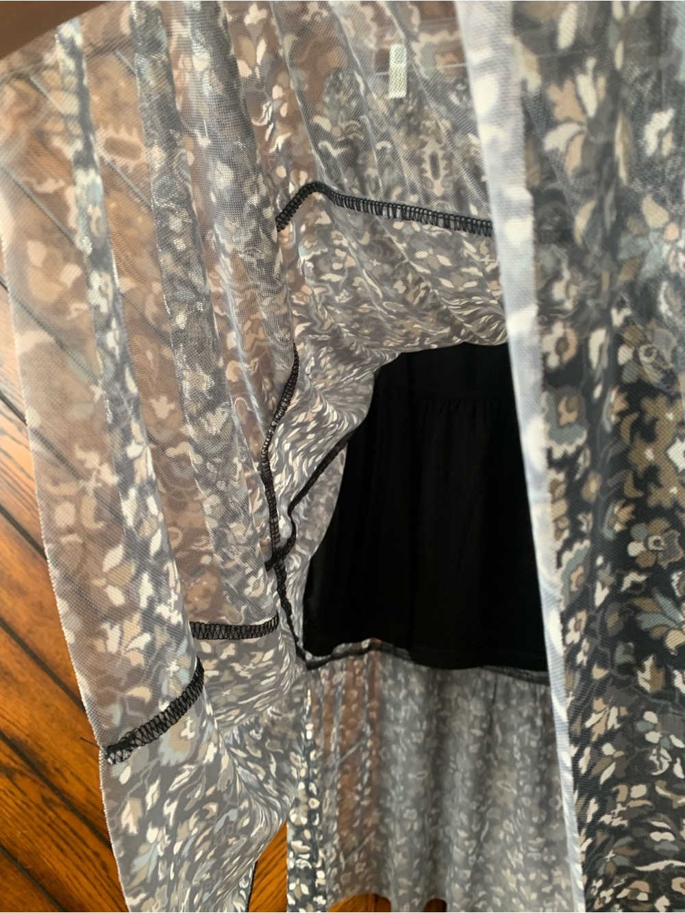 Canyon Retreat black print tiered skirt size medium - Picture 8 of 12